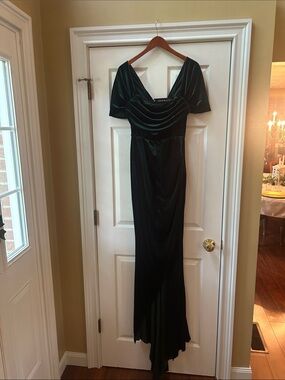 NWT Gorgeous Emerald Green Velvet Draped Formal/Wedding Gown